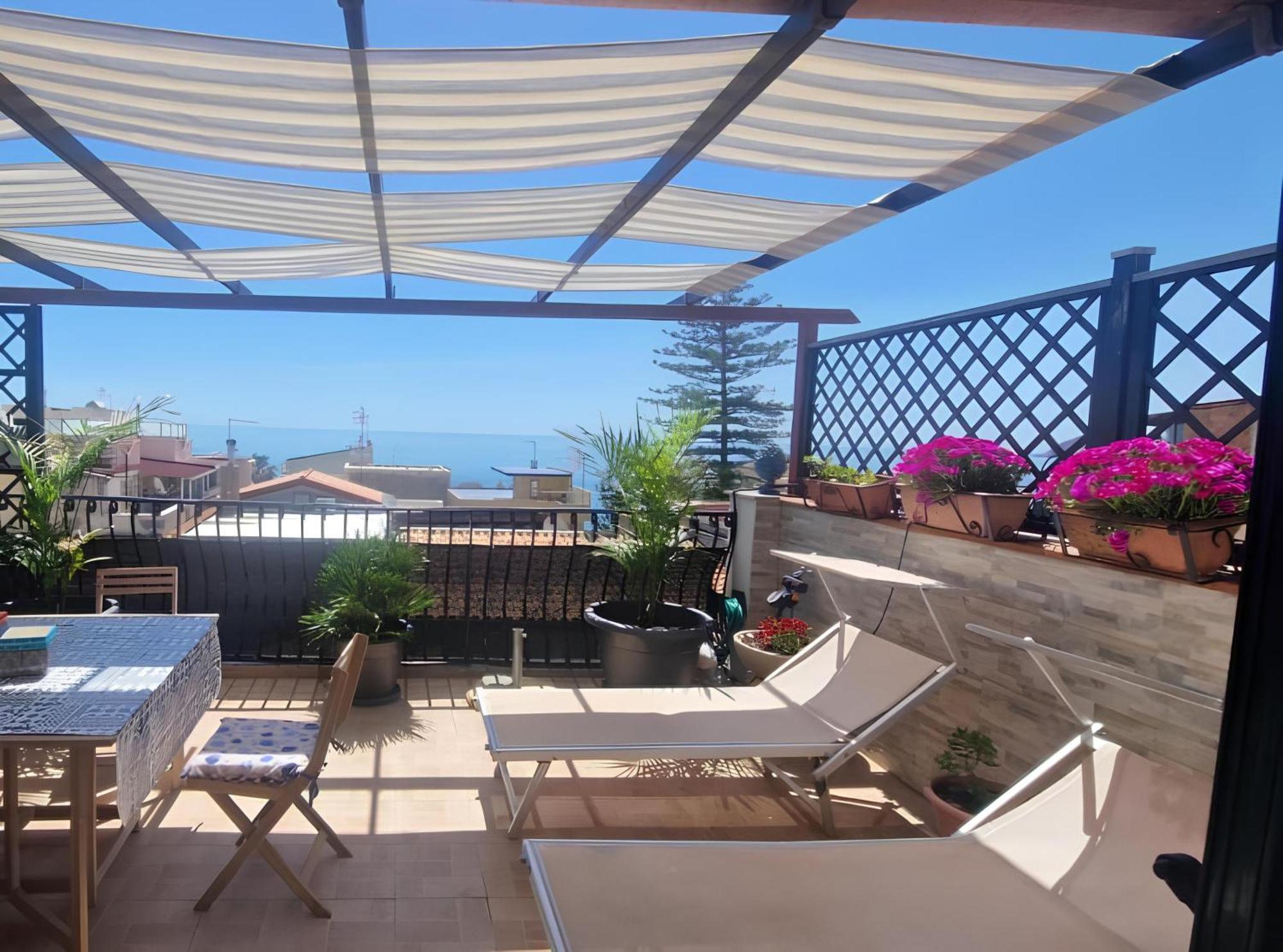Terrazza Enjoy Apartment Летояни Екстериор снимка